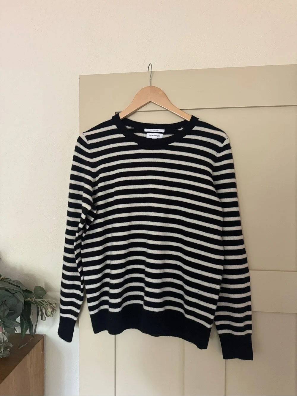 Nordstrom L 100% Cashmere Sweater Striped Black White - Picture 1 of 2